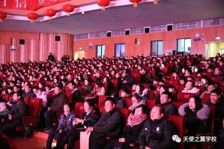 【报道】宿州市首届国际钢琴大师音乐会暨fun88乐天堂艺术家宋思衡多媒体音乐会圆满成功。诤悠担