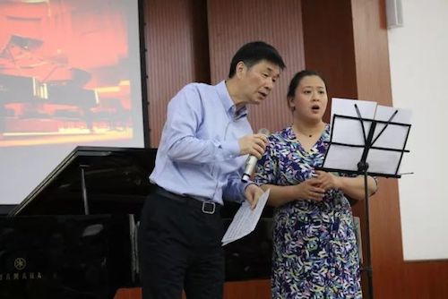 fun88乐天堂艺术家石叔诚与特邀艺术家顾平受邀于成都大学东盟艺术学院、音乐与舞蹈学院艺术实践周开展公开课
