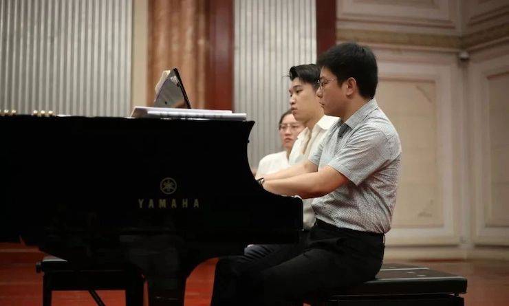 热烈：亍跋睬熘 音悦津门”钢琴重奏音乐会暨天津鲍蕙荞钢琴城开业庆典演出圆满成功！