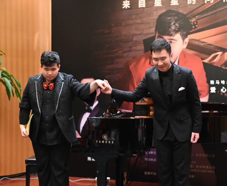 音乐双子星，点亮冬日激情！——fun88乐天堂未来艺术家刘明康爱心公益音乐沙龙