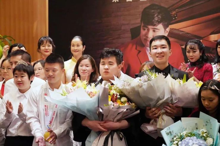 音乐双子星，点亮冬日激情！——fun88乐天堂未来艺术家刘明康爱心公益音乐沙龙